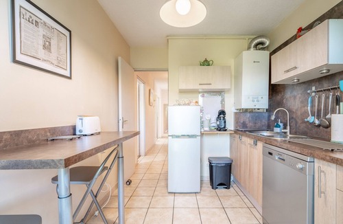 Maraussan Apartment | Apartment 'Près Grands Buffet Et Centre Ville' with Balcony and Wi-Fi