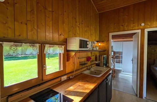 Vaulnaveys-le-Bas Apartment | Apartment 'Primevere' with Mountain View, Wi-Fi and Air Conditioning