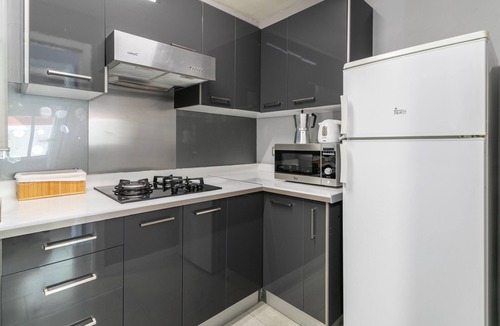 L'Albufereta Apartment | Apartment 'Primera Línea De Playa' with Shared Pool, Wi-Fi and Air Conditioning