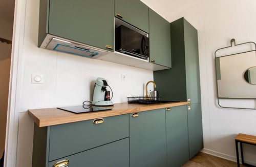 Compans-Caffarelli Apartment | Apartment-Private Bathroom
