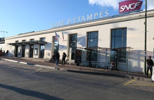 Etampes Apartment | Apartment-Private Bathroom