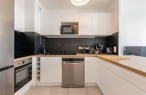 Chessy Apartment | Apartment-Private Bathroom-Apartment-Street View