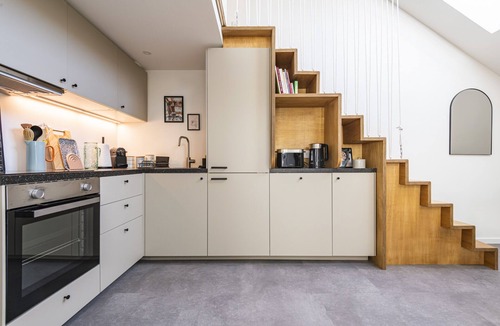 Hincmar Apartment | Apartment-Private Bathroom-Apartment