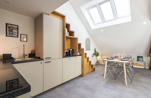 Hincmar Apartment | Apartment-Private Bathroom-Apartment