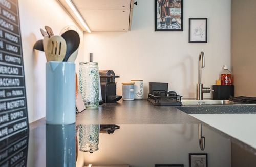 Hincmar Apartment | Apartment-Private Bathroom-Apartment