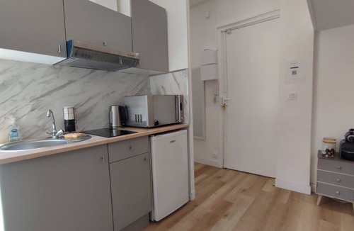Quartier du Port Apartment | Apartment-Private Bathroom
