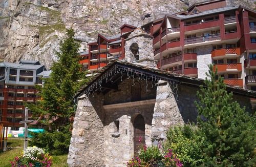 Val-d'Isere Apartment | Apartment – Private Bathroom with Bathtub