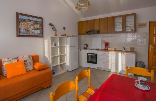 Punta Kriza Apartment | Apartment Punta Orange 5m from the sea, island Cres