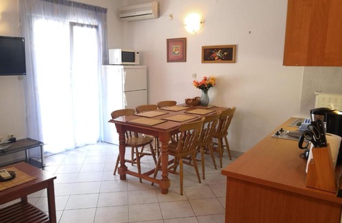Cove Makarac (Milna) Apartment | Apartment Pupa