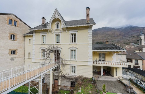Luzenac Apartment | Apartment 'Pyrénées-Ariégeoises' with Mountain View, Shared Garden and Wi-Fi