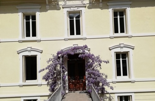 Luzenac Apartment | Apartment 'Pyrénées-Ariégeoises' with Mountain View, Shared Garden and Wi-Fi