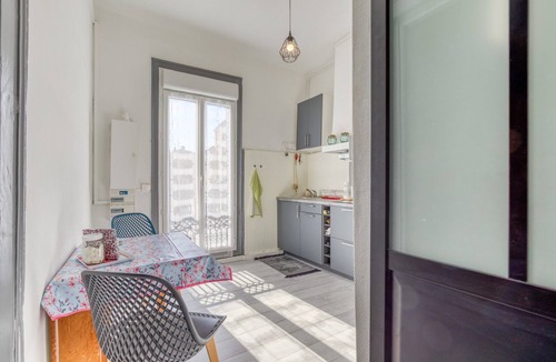 Sete Apartment | Apartment 'Quartier Artistes' with Balcony