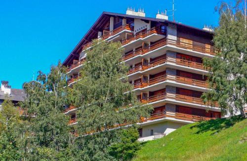 Saint-Pierre-de-Clages Apartment | Apartment Quille du Diable 33 by Interhome