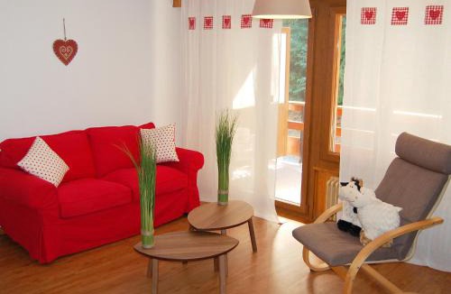 Saint-Pierre-de-Clages Apartment | Apartment Quille du Diable 33 by Interhome