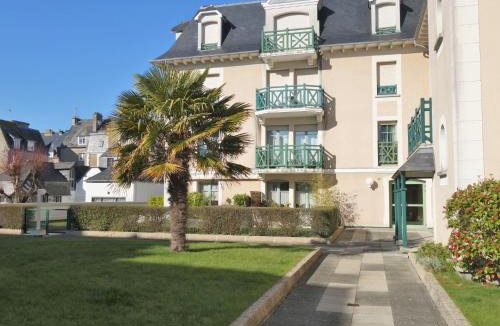 Dinard Apartment | Apartment Résidence des Tennis-1 by Interhome