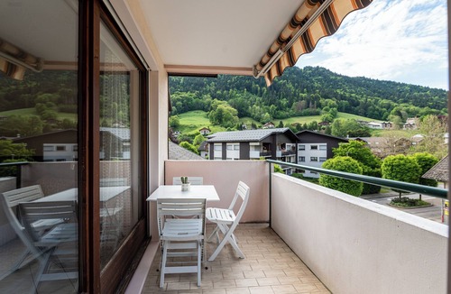 Thones Apartment | Apartment 'Résidence Du Parc' with Balcony