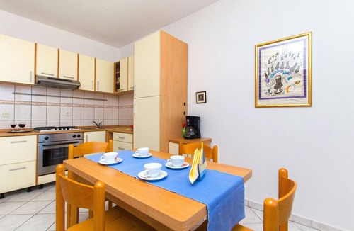 Sutivan Apartment | Apartment Renata (34371-A1) - Sutivan - island Brac