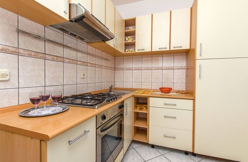 Sutivan Apartment | Apartment Renata (34371-A1) - Sutivan - island Brac