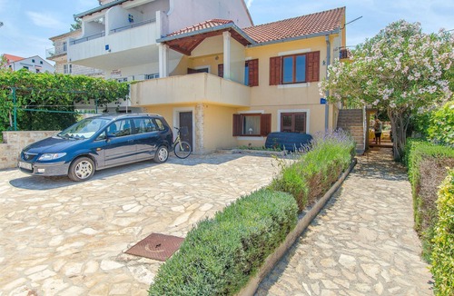 Sutivan Apartment | Apartment Renata (34371-A1) - Sutivan - island Brac