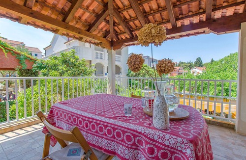 Sutivan Apartment | Apartment Renata (34371-A1) - Sutivan - island Brac