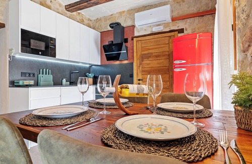 Arnes Apartment | Apartment 'Raconet D'Arnes' with Private Terrace, Wi-Fi and Air Conditioning
