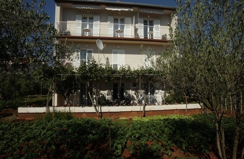 Muline Apartment | Apartment Rada - 150 m from the sea: A1(6) - Muline, Island Ugljan, Croatia