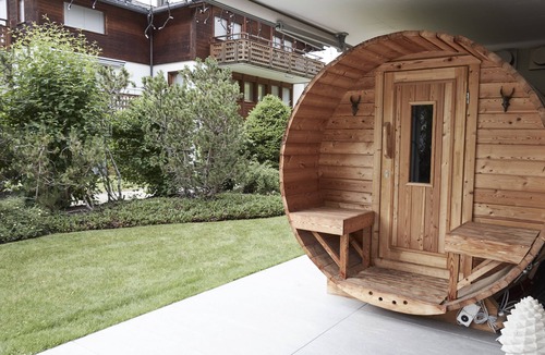 Klosters-Serneus Apartment | Apartment 'Raunetta' with Shared Terrace and Wi-Fi