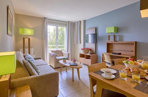 Saint-Ideuc Resort | Apartment Reine Marine- T2 SUD by Interhome
