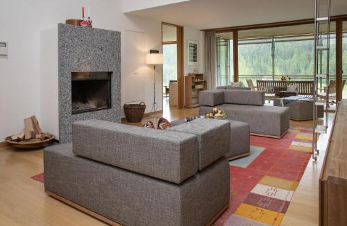 Celerina-Schlarigna Apartment | Apartment Residenz Cresta Kulm B26 by Interhome