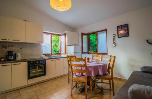 Kosljun Apartment | Apartment Rino, only 30m from the sea