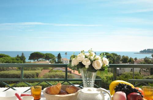 Cavaliere Apartment | Apartment Riva Bella-2 by Interhome