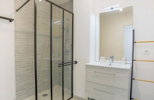 Roquebrune-sur-Argens Apartment | Apartment Royal Green by Interhome