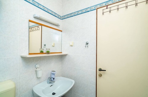 Srebreno House | Apartment & Rooms Papa - Basic Double Room with Balcony and Partial Sea View