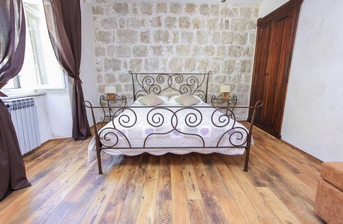 Orasac House | Apartment & Rooms Savonari