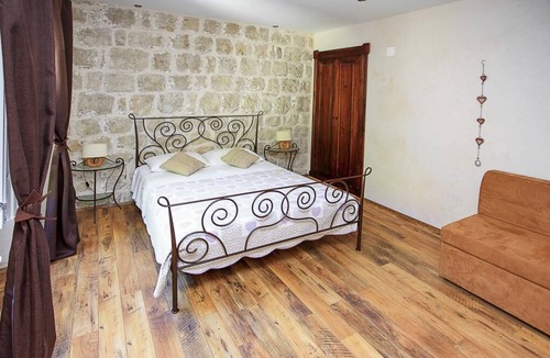 Orasac House | Apartment & Rooms Savonari