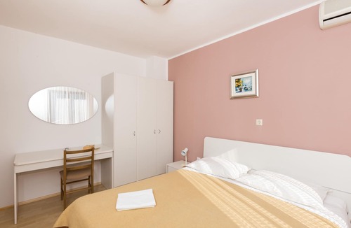 Banici House | Apartment & Rooms Villa Katarina - Double Room with Shared Balcony 1