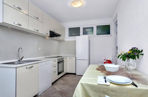 Pokrivenik Apartment | Apartment Rubin by Interhome