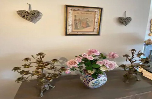 Noes House | Apartment Rue Centrale