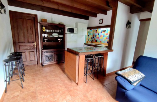 Alles Apartment | Apartment 'Rural Rubó' with Mountain View, Private Terrace and Wi-Fi