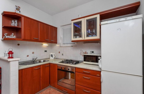 Istok Apartment | Apartment Ruzi - family and friends: - Makarska, Riviera Makarska, Croatia
