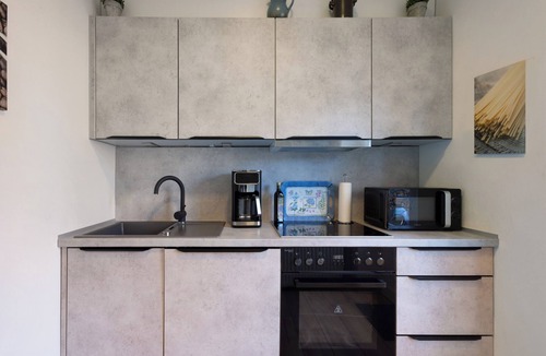 Heiligenstedten Apartment | Apartment 'Süsse 2 Zimmerwohnung' with Private Terrace and Wi-Fi