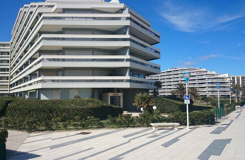 La Cote Radieuse Apartment | Apartment seafront luxury building Canet Sud, parking and free WIFI