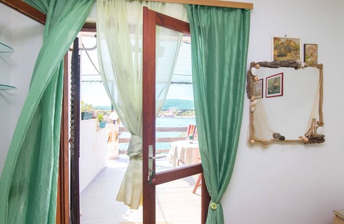 Pokrivenik Apartment | Apartment Sanka (46881-A1) - Gdinj - island Hvar