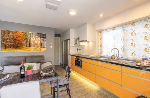 Nerja City Centre Apartment | Apartment San Jose with Sea View, Pool, Wi-Fi & Garden