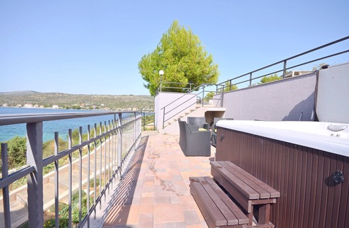 Podglavica Apartment | Apartment Sanja (57621-A1) - Rogoznica