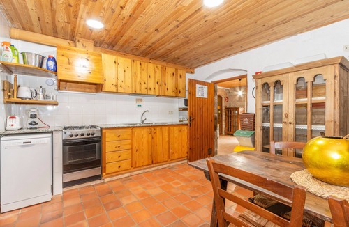 Gargalla House | Apartment 'Sant Grau 2' with Mountain Views, Shared Pool and Wi-Fi