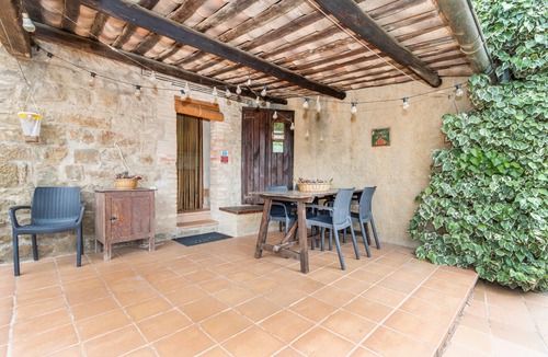 Gargalla House | Apartment 'Sant Grau 2' with Mountain Views, Shared Pool and Wi-Fi