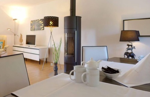 Muenchenwiler Apartment | Apartment Schloss Münchenwiler in Münchenwiler - 5 persons, 3 bedrooms