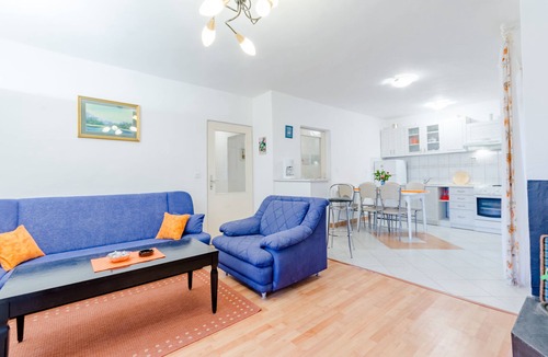 Mastrinka Apartment | Apartment Sea Star - Three-Bedroom Apartment with Pool and Sea View