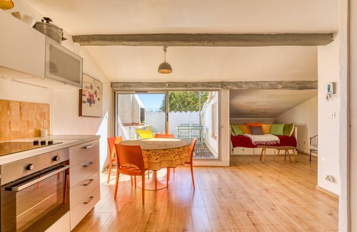 Sete Apartment | Apartment 'Siesta Sete' with Private Terrace and Wi-Fi